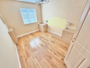 Standingwood Road